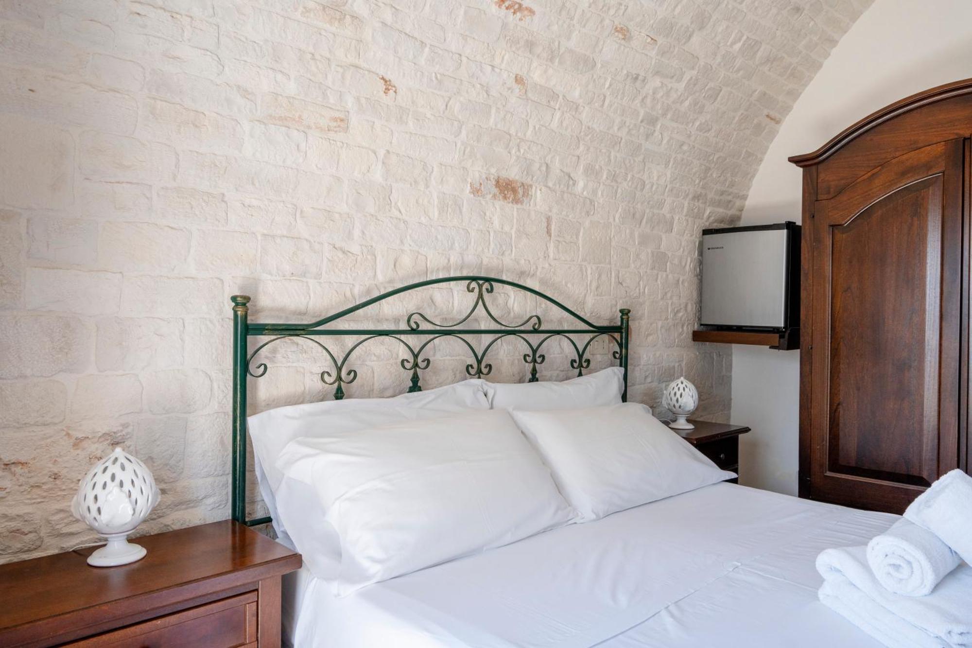 Trulli Contento - Rooms & Apartments Alberobello Chambre photo